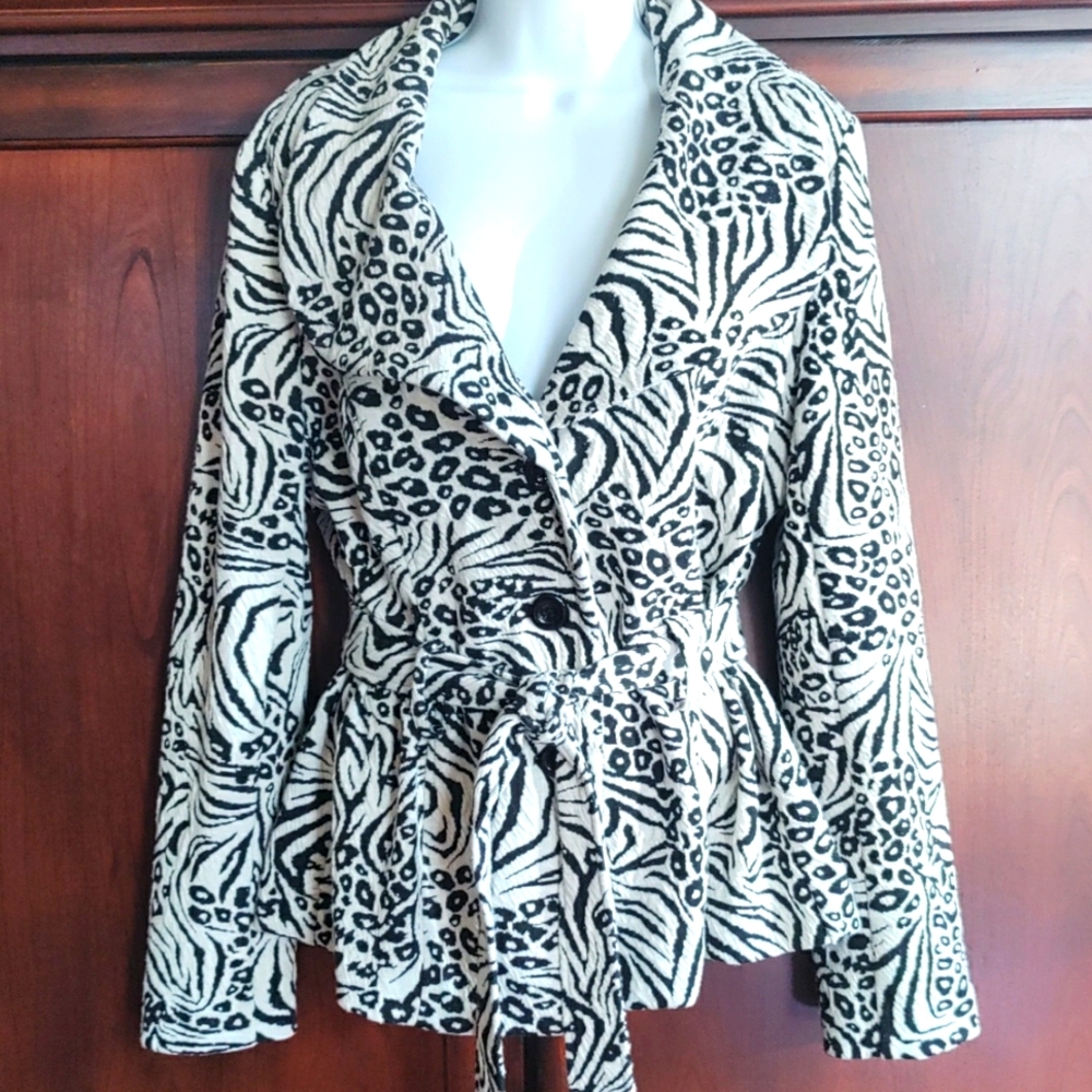 Dress Barn black and white animal print belted jacket
